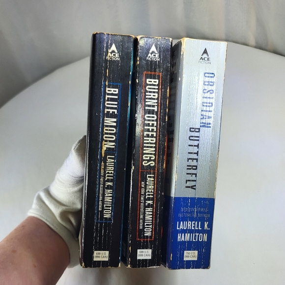 Anita Blake Vampire Hunter by Laurell K Hamilton Books #7, #8 & #9 of Series - Picture 6 of 16